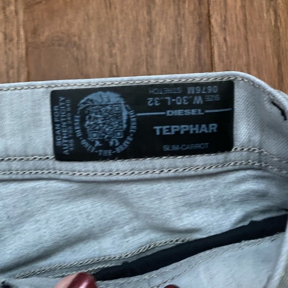 Authentic Diesel DNA F/W 2016 0676M Stretch Tepphar Slim Carrot Fit Jeans - Picture 2 of 14